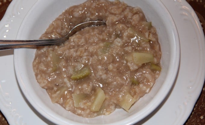 Microwave Apple Cinnamon Oatmeal