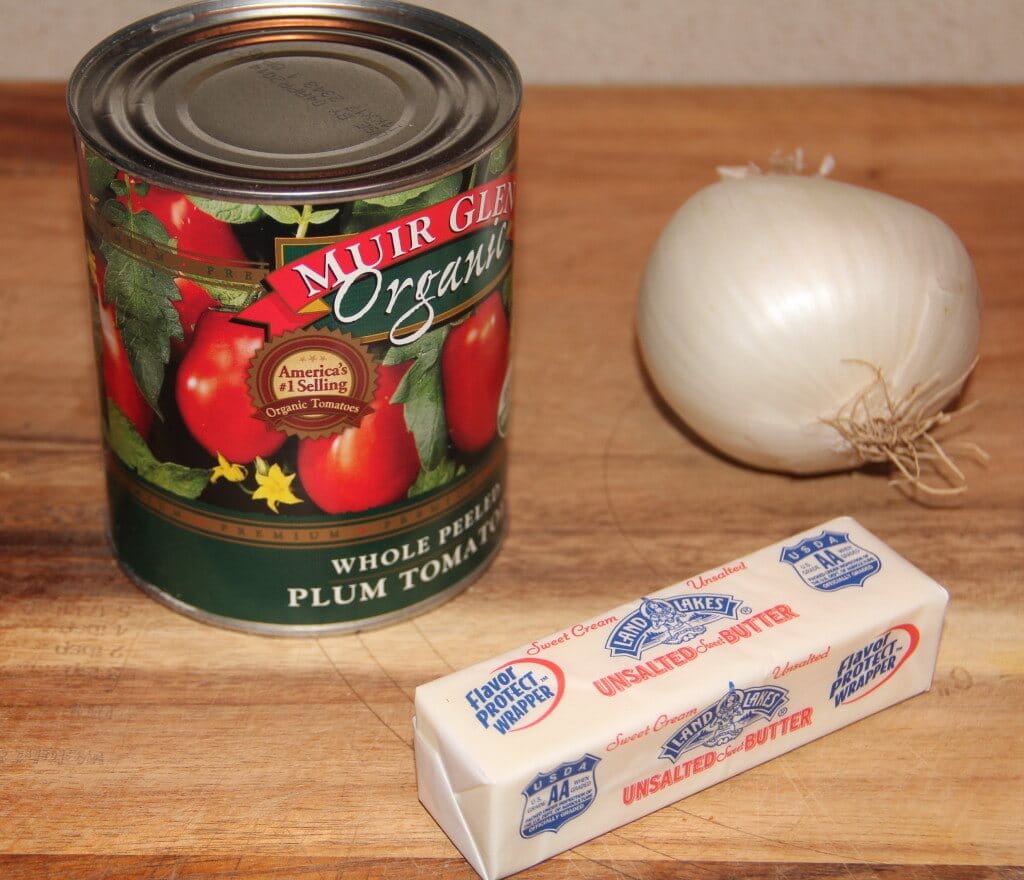 ingredients for tomato sauce