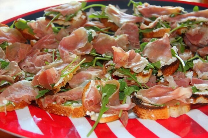 Prosciutto Appetizer—this super easy appetizer will be a hit at your next party!