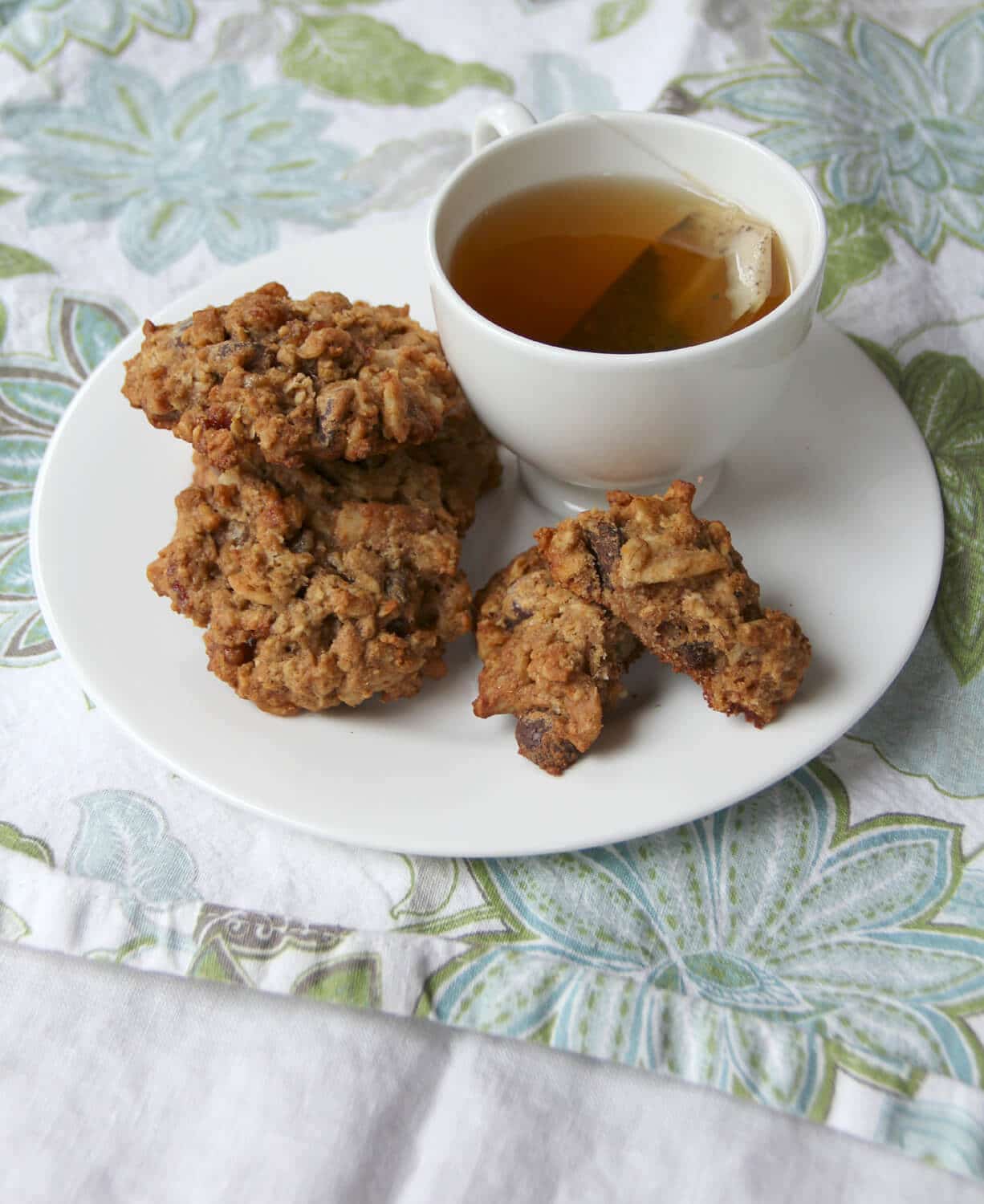 Hearty, healthy breakfast cookies made with whole wheat flour and filled with dates, walnuts, oats, and chocolate.