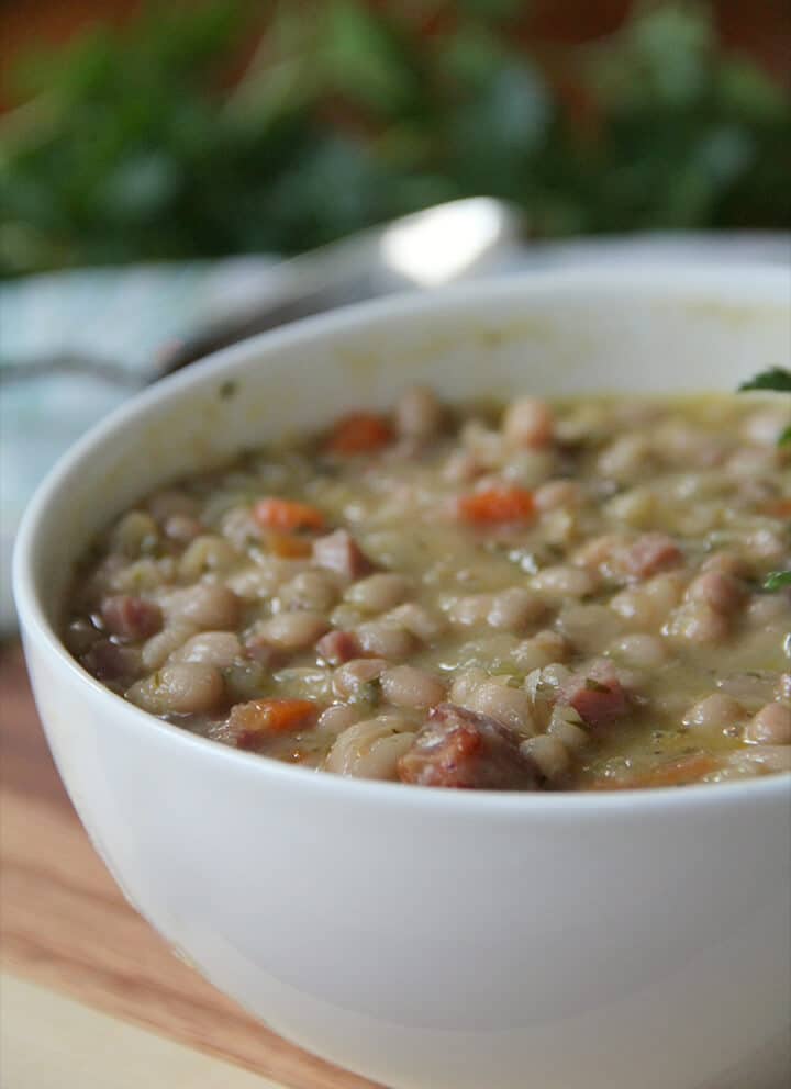 Navy Bean and Ham Soup Recipe | Southern Food and Fun