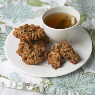 breakfast cookies with tea