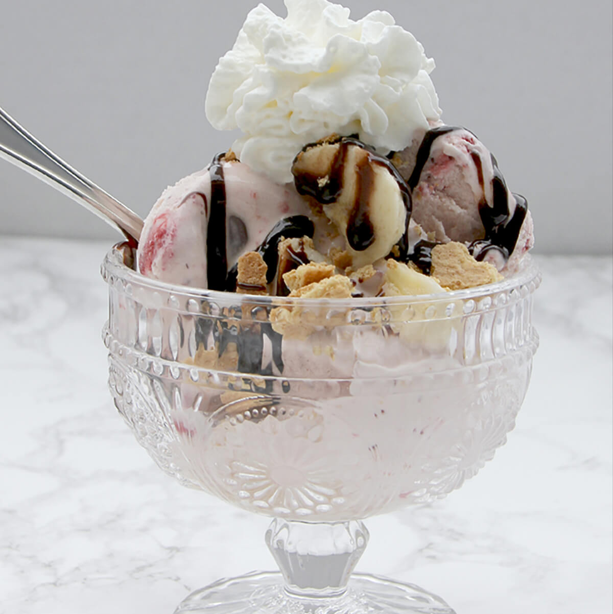 Enjoy your best romantic dinner at home with this collection of menu ideas. 