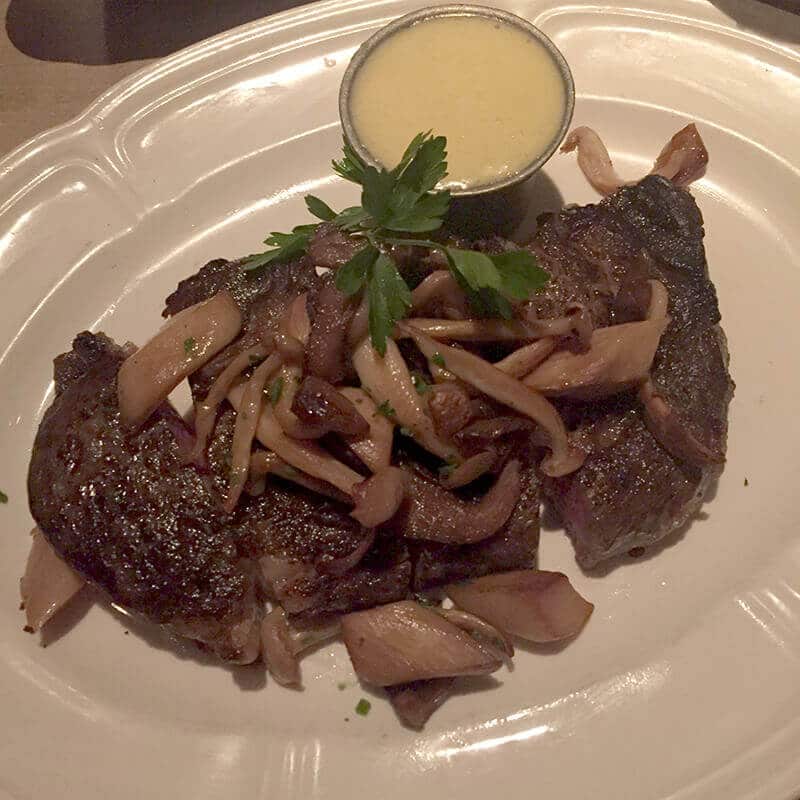 Chicago Food Guide featuring Bavette's Bar and Boeuf steak