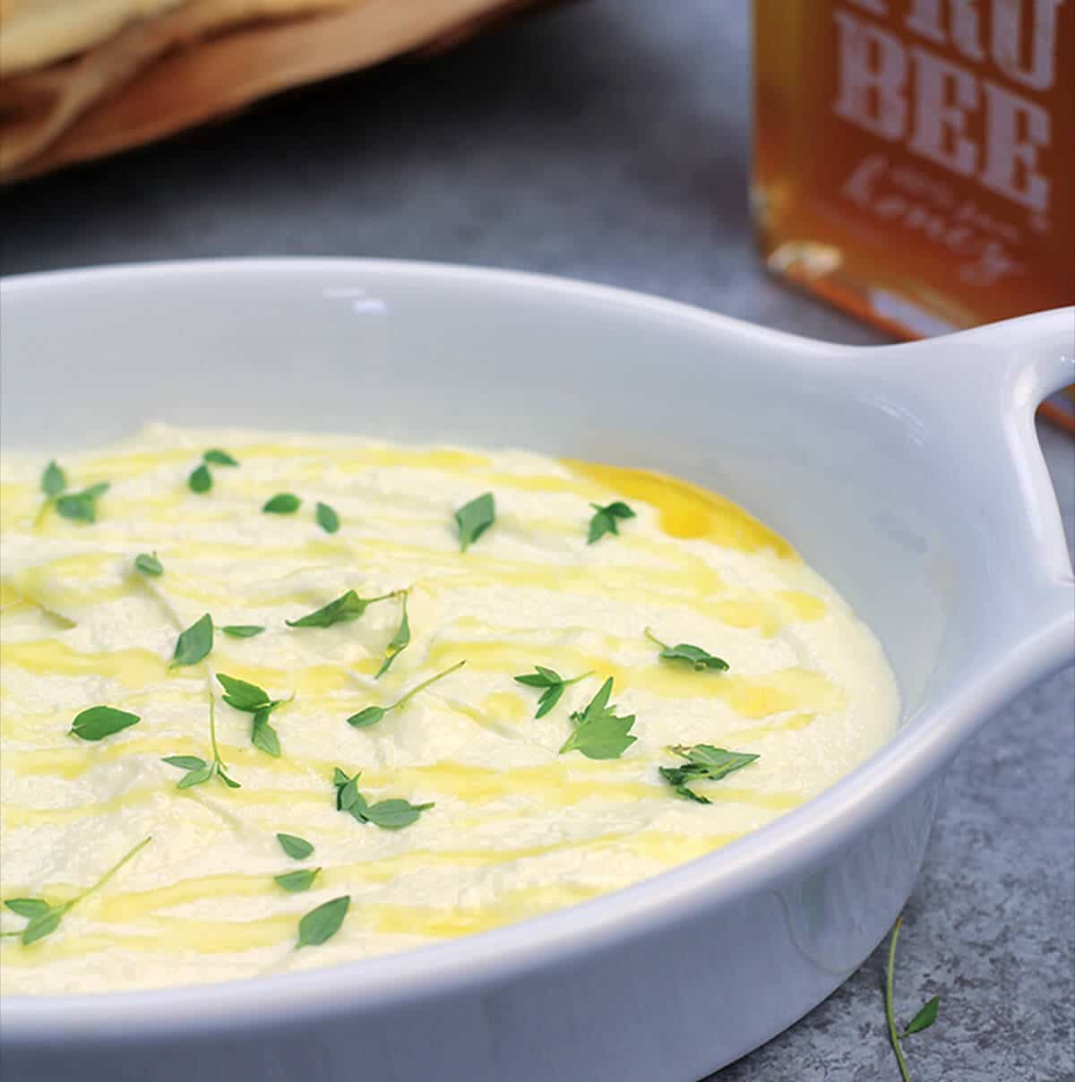 Easy Feta Dip that you can make in less than 10 minutes! Bring the flavor of the Greek islands.