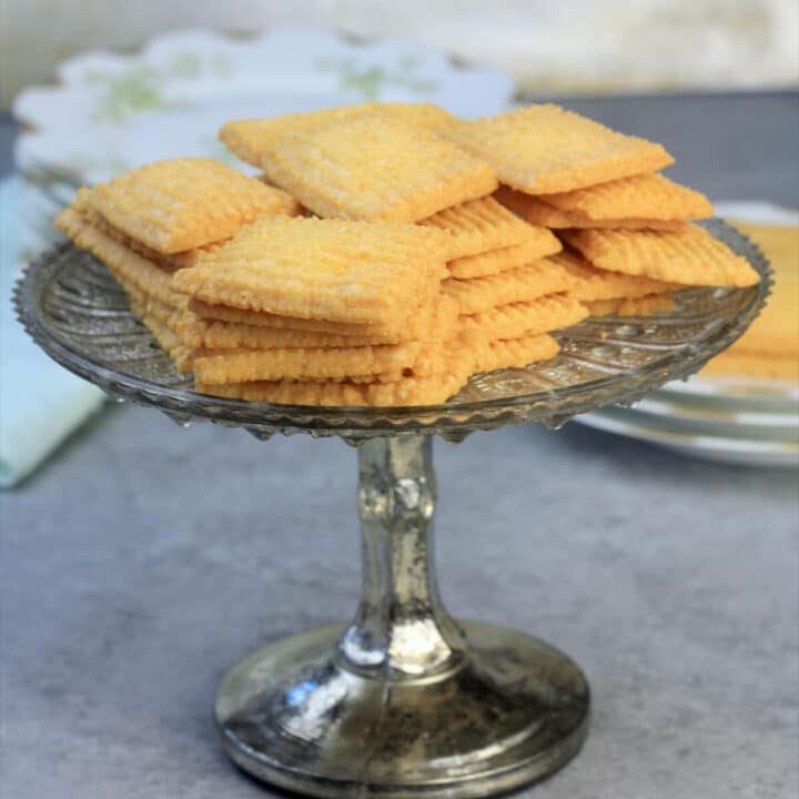 Cheese Straws — crispy, buttery, homemade crackers that are easy to make and a great appetizer!