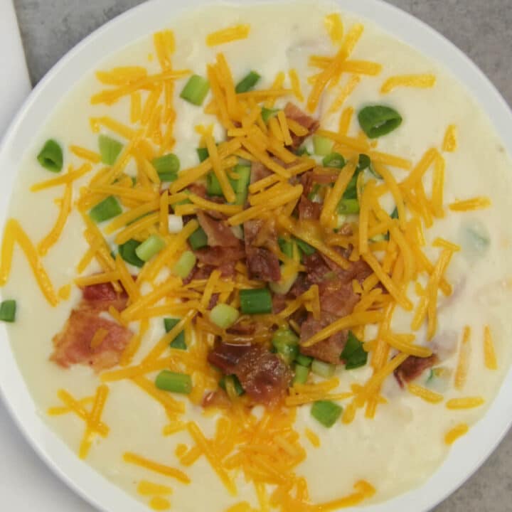 Easy Potato Soup - 45 minutes or less! | Southern Food and Fun