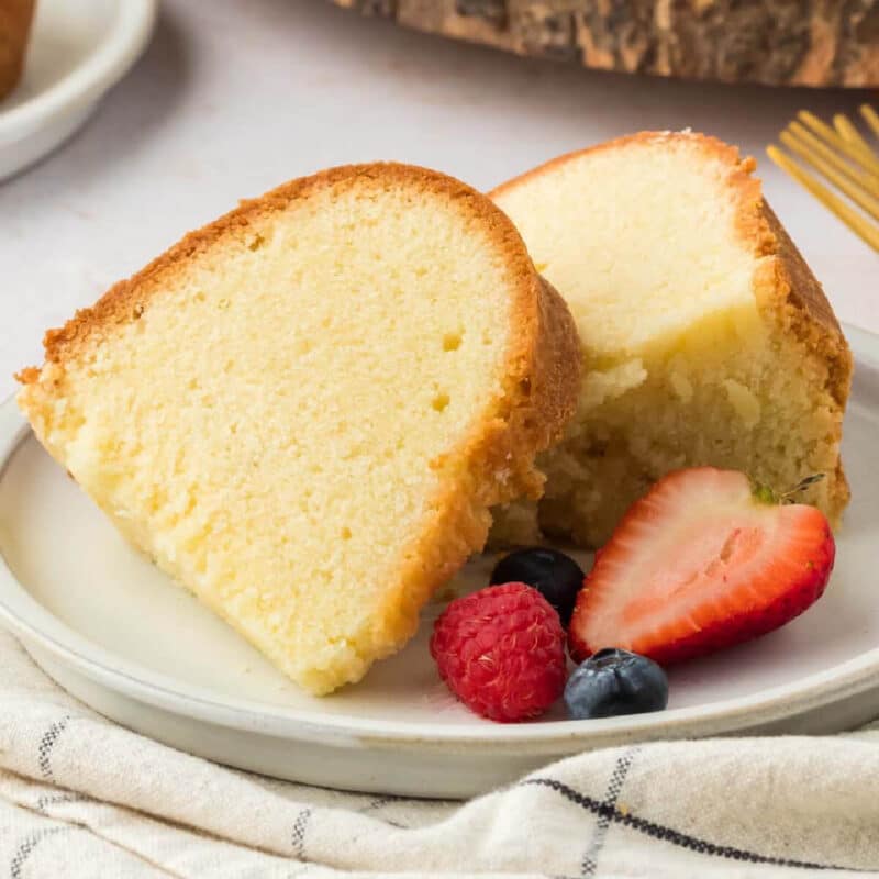 Southern Cream Cheese Pound Cake Recipe - Southern Food and Fun