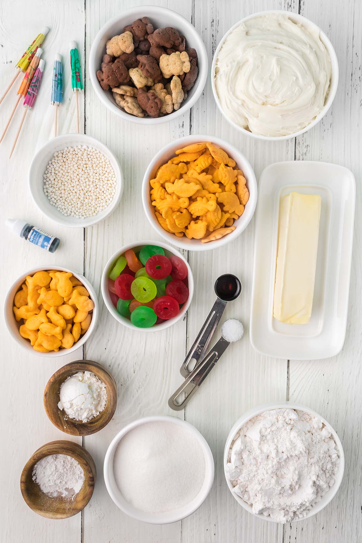 Ingredients to make summer cookies.