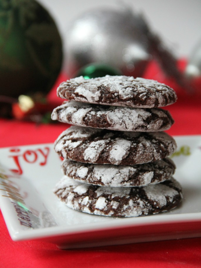 Chocolate Crinkles are Fun and Festive
