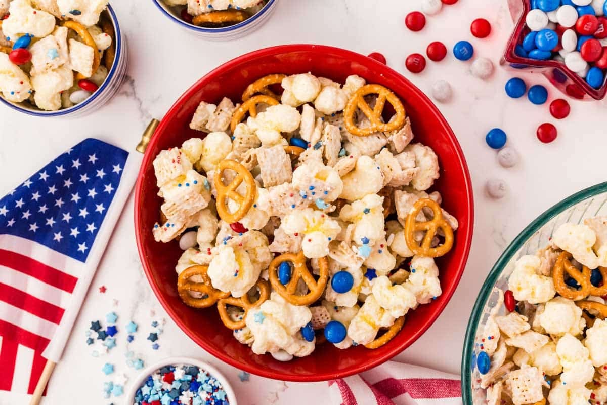 No-bake 4th of July snack mix with almond bark, ready in 15 minutes.